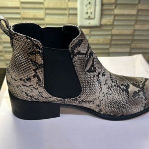 Woman boots